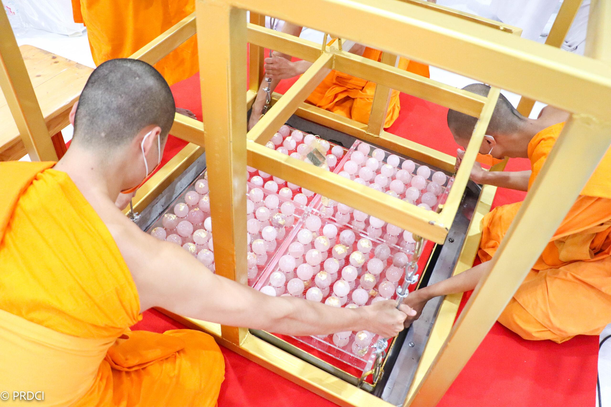 2565_2-7-65 ประดิษฐานลูกนิมิตและผูกสีมา_